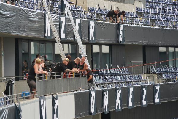 Fahnenmeer im Waldstadion 4946